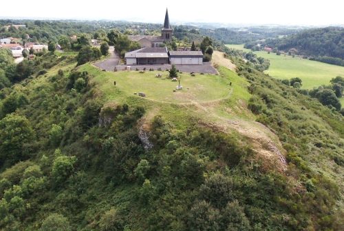 Picnic area - Butte de Saint-Pierre-le-Chastel