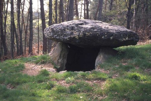 Dolman of the bland stone