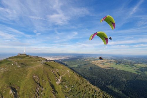 Paragliding in Puy de Dôme with Freedom