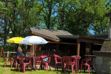 © Snack du Méandre de Queuille - Au petit Paradis - Restauration rapide "Au Petit Paradis"